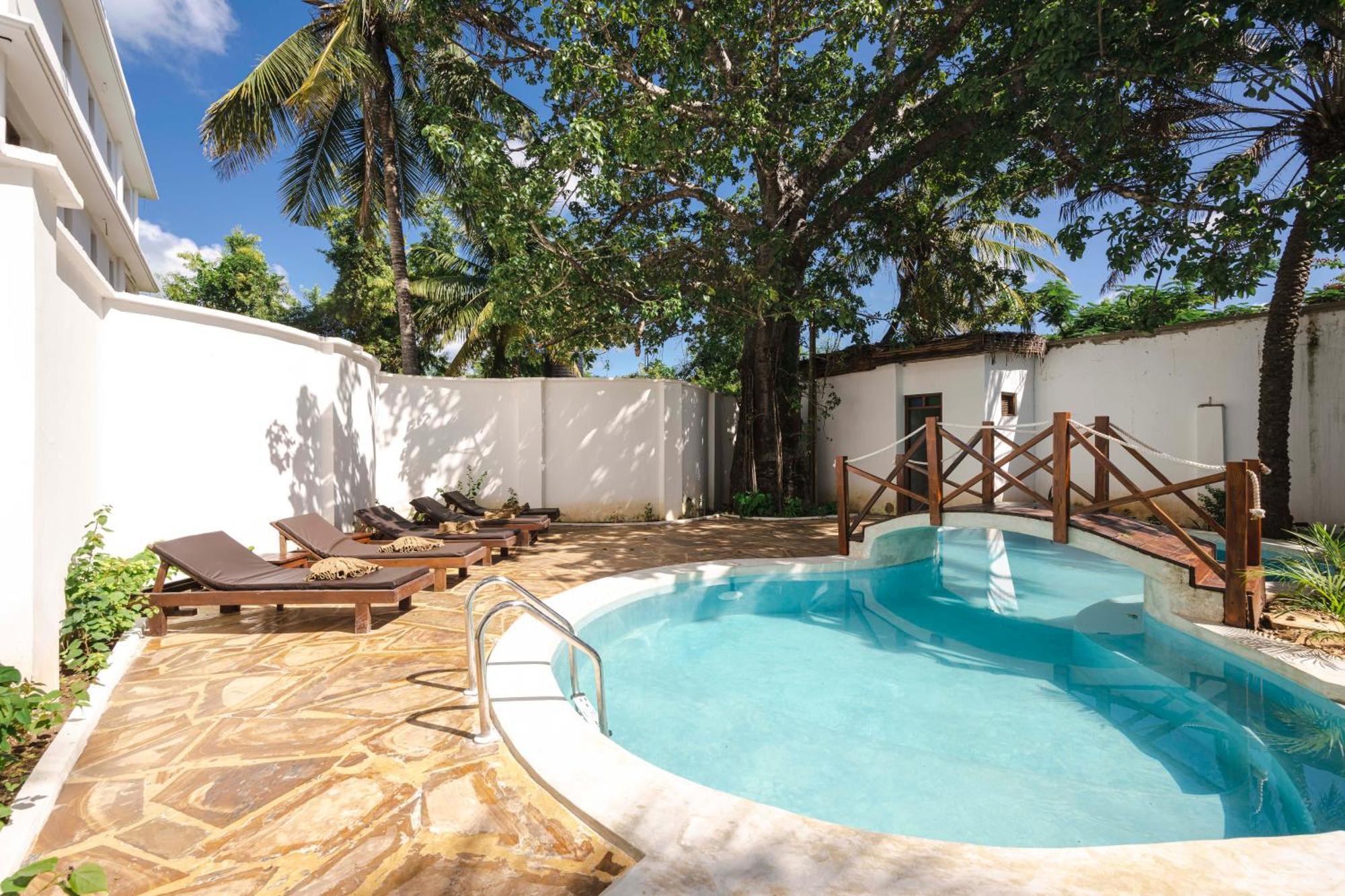 Tasneem Islamic Luxury Suites Jambiani  Bagian luar foto