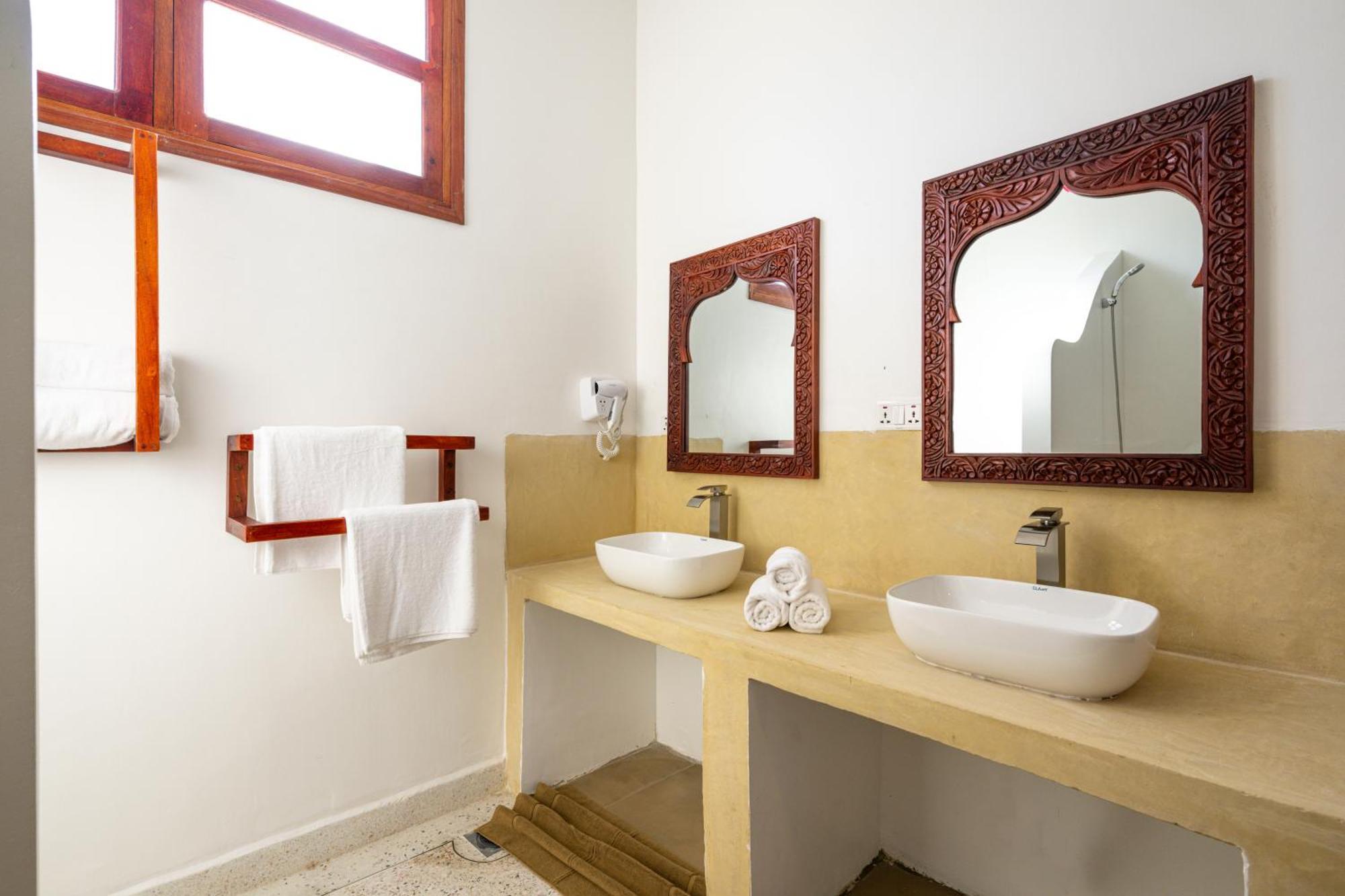 Tasneem Islamic Luxury Suites Jambiani  Bagian luar foto