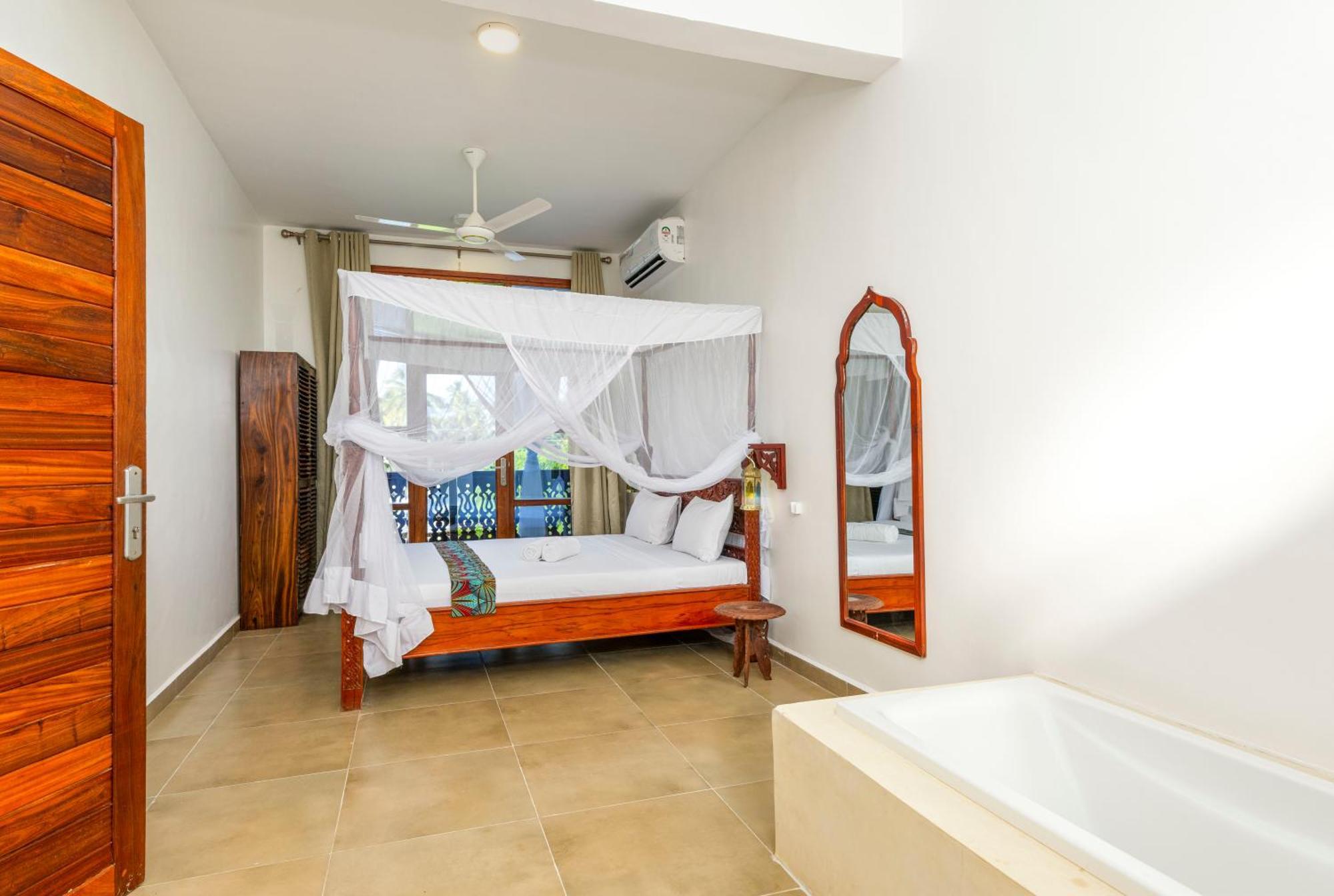 Tasneem Islamic Luxury Suites Jambiani  Bagian luar foto