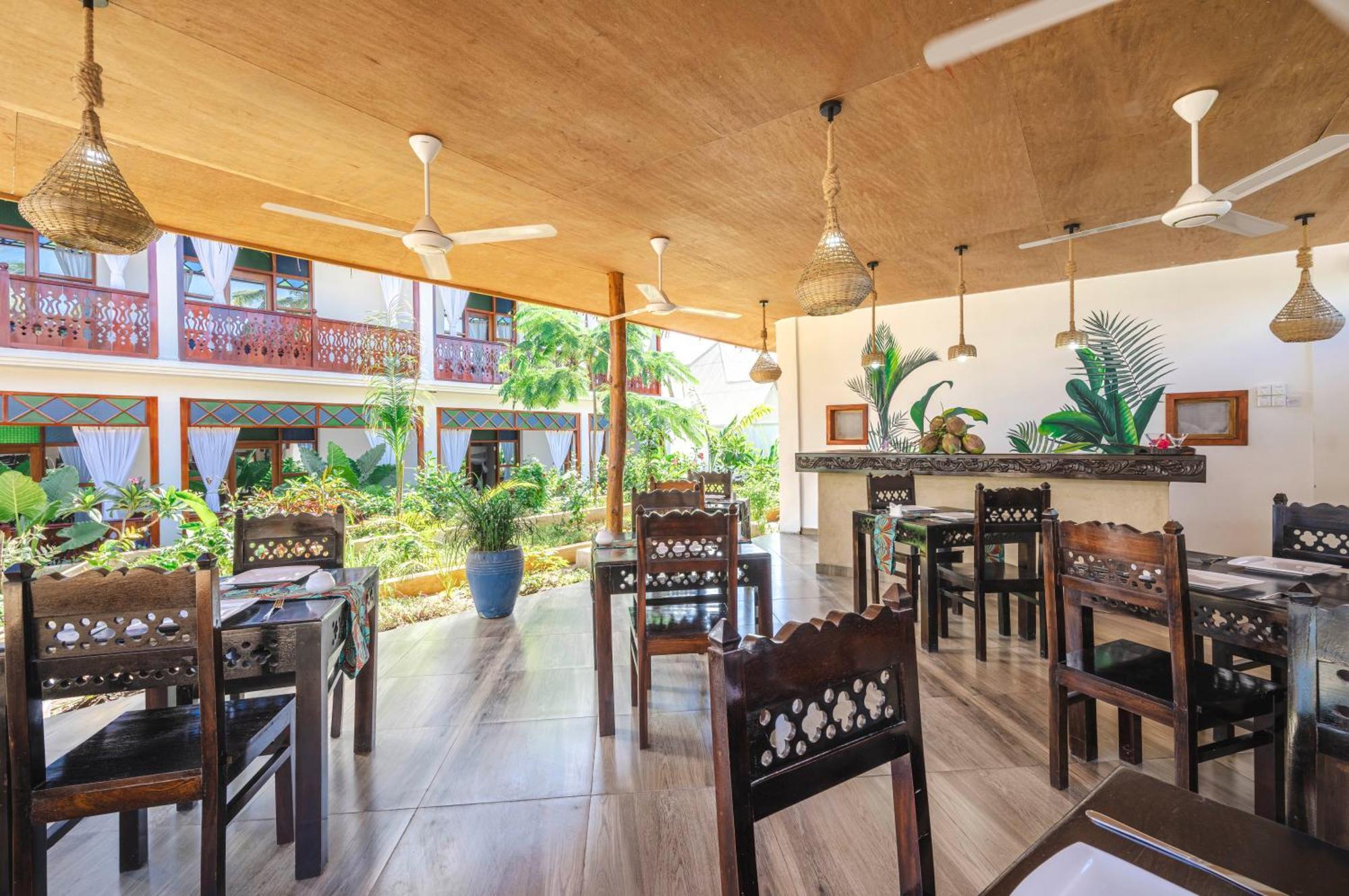 Tasneem Islamic Luxury Suites Jambiani  Bagian luar foto