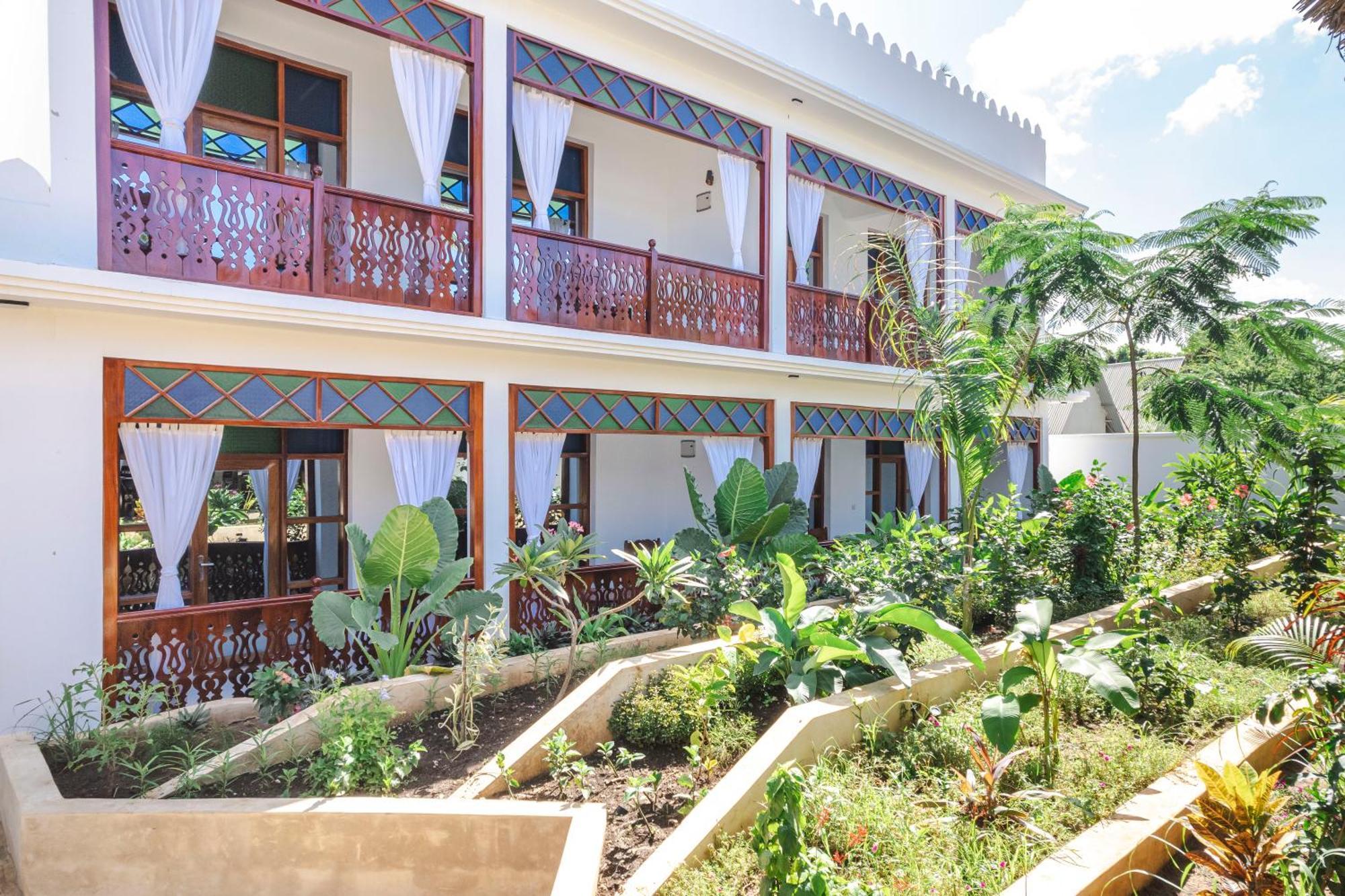 Tasneem Islamic Luxury Suites Jambiani  Bagian luar foto