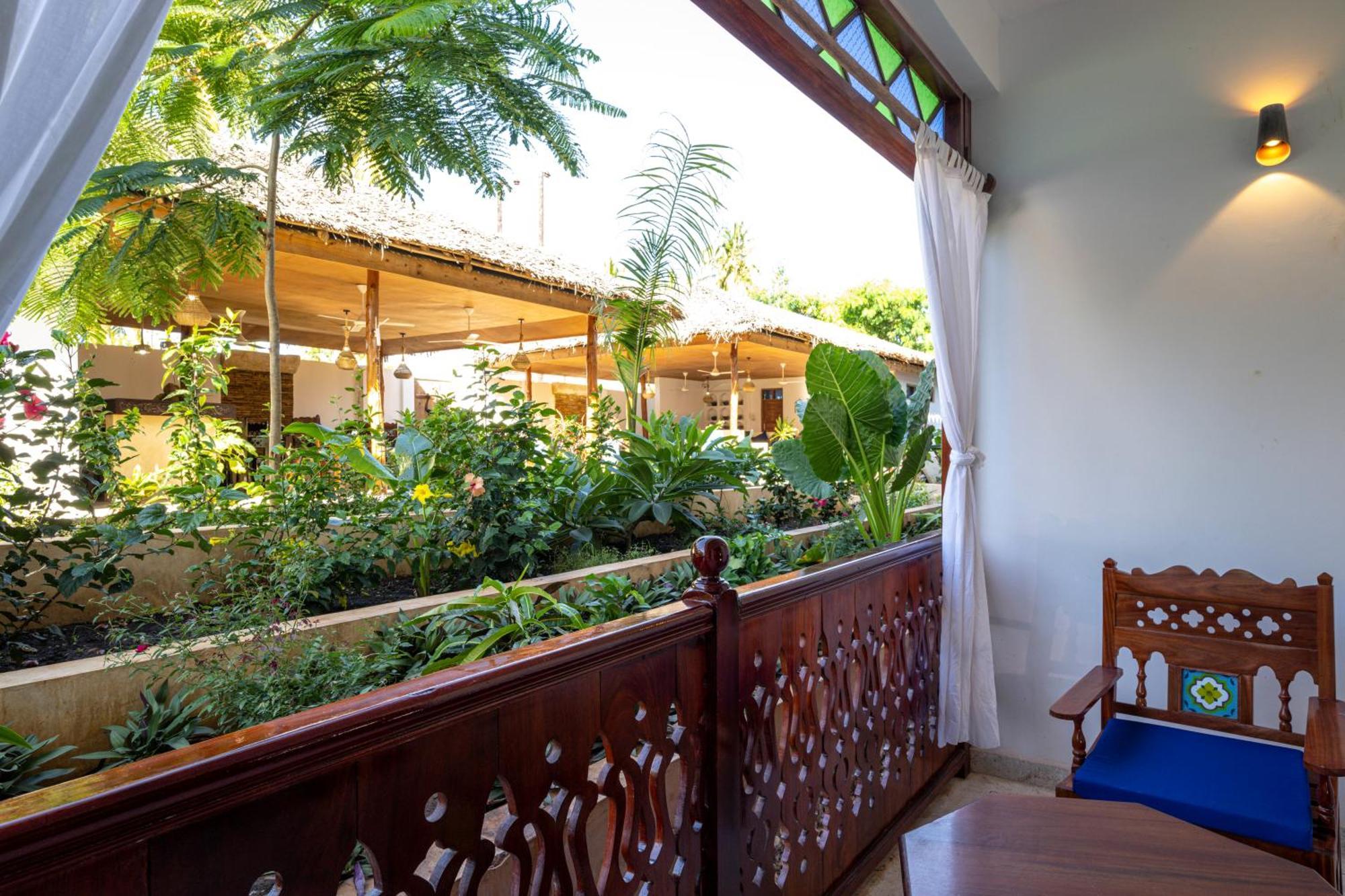 Tasneem Islamic Luxury Suites Jambiani  Bagian luar foto