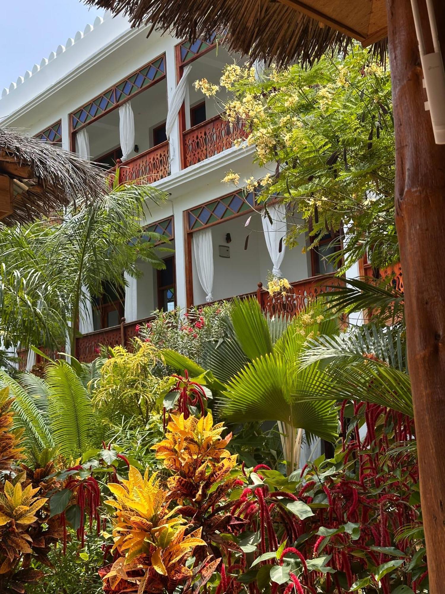 Tasneem Islamic Luxury Suites Jambiani  Bagian luar foto