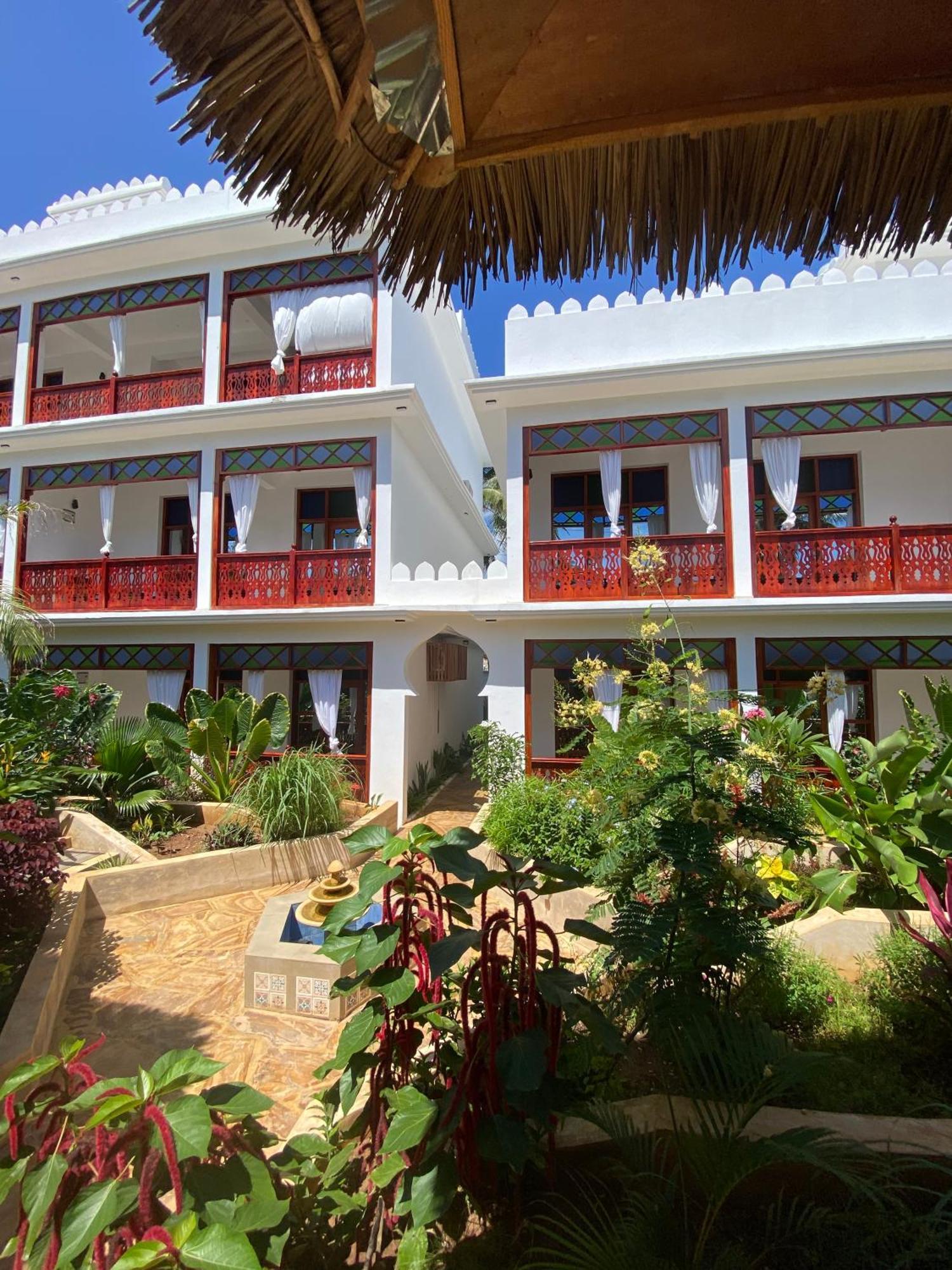 Tasneem Islamic Luxury Suites Jambiani  Bagian luar foto